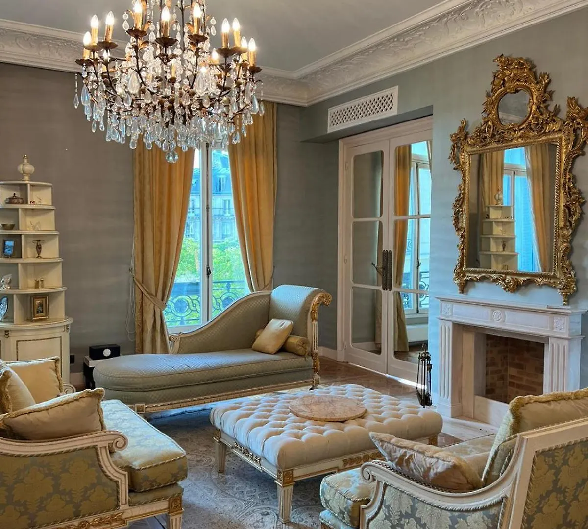 4 Bedroom Prestigious Baroque Near Trocadero Apartment Paris